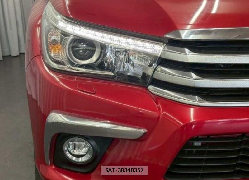 Toyota HILUX 2018-08 8474474-10