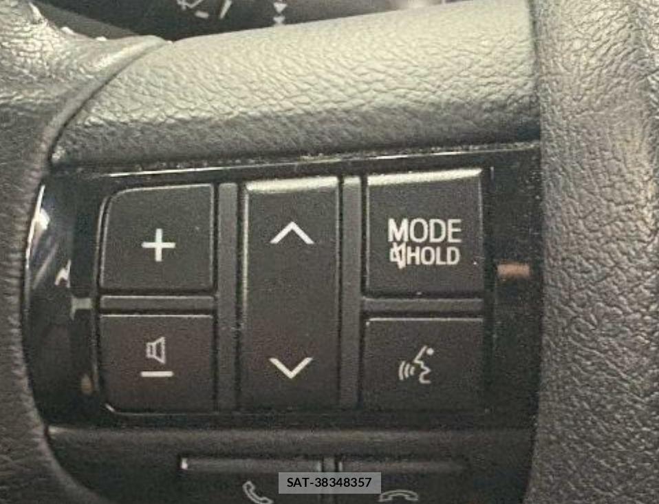 Toyota HILUX 2018-08 8474474-17