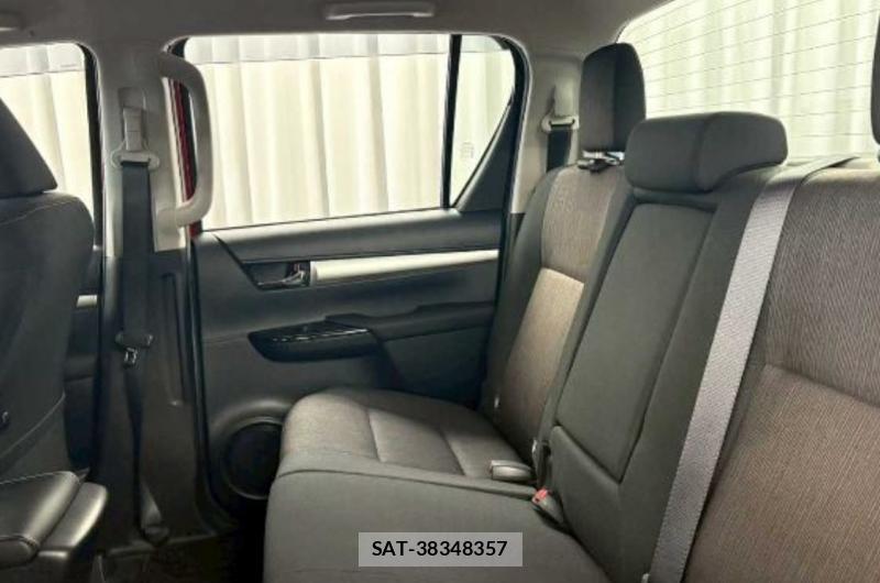 Toyota HILUX 2018-08 8474474-18
