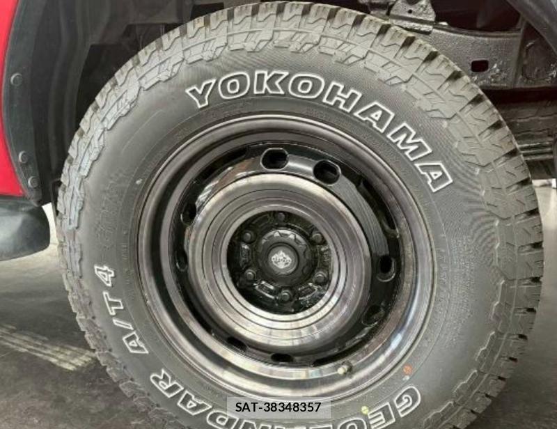 Toyota HILUX 2018-08 8474474-19