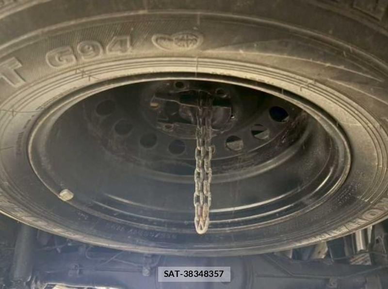 Toyota HILUX 2018-08 8474474-23