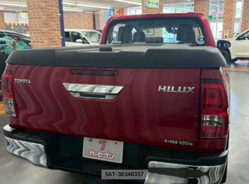 Toyota HILUX 2018-08 8474474-2