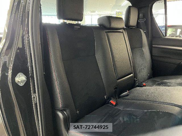 Toyota HILUX 2023-04 7785531-9