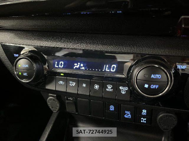 Toyota HILUX 2023-04 7785531-14
