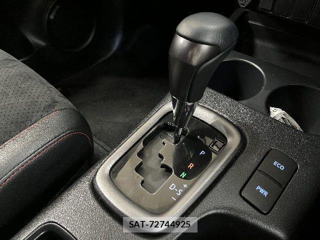 Toyota HILUX 2023-04 7785531-19