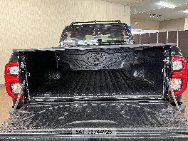 Toyota HILUX 2023-04 7785531-20