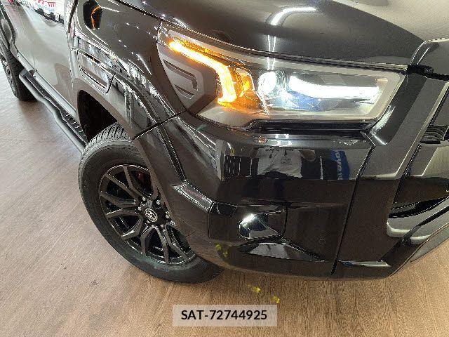 Toyota HILUX 2023-04 7785531-24