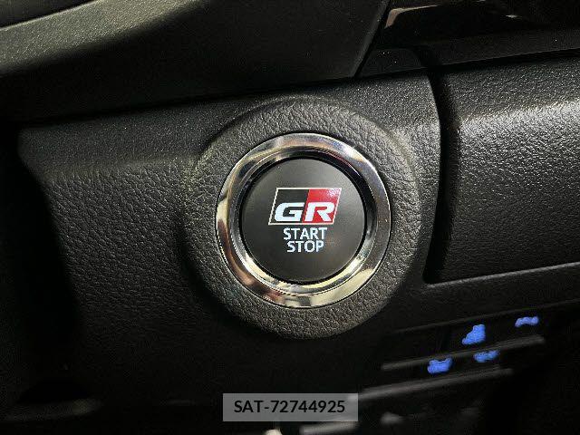 Toyota HILUX 2023-04 7785531-25