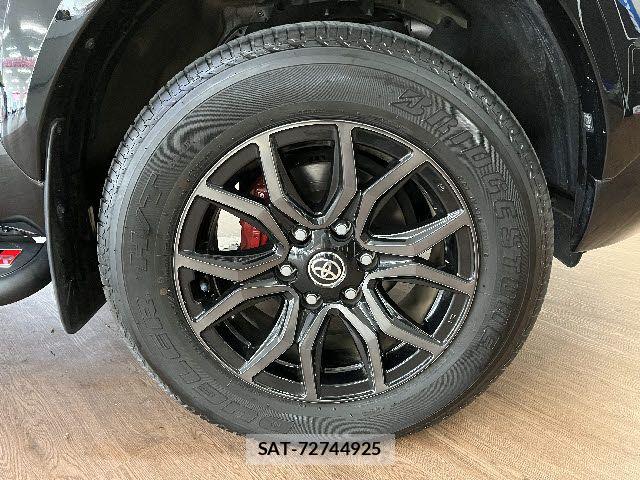 Toyota HILUX 2023-04 7785531-26