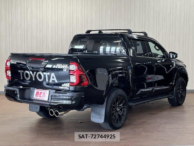 Toyota HILUX 2023-04 7785531-2