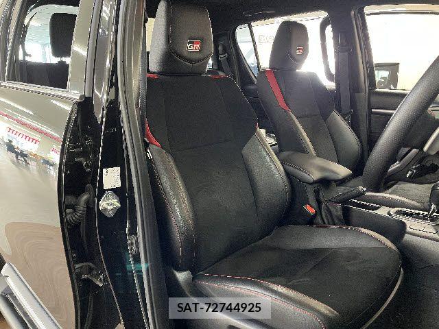 Toyota HILUX 2023-04 7785531-3