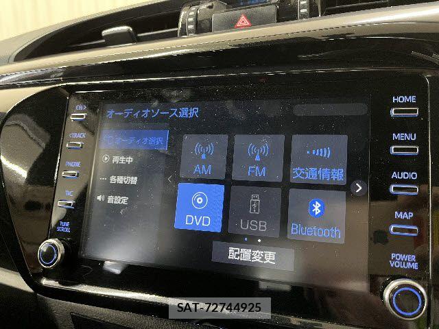 Toyota HILUX 2023-04 7785531-5