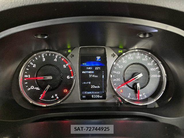Toyota HILUX 2023-04 7785531-7