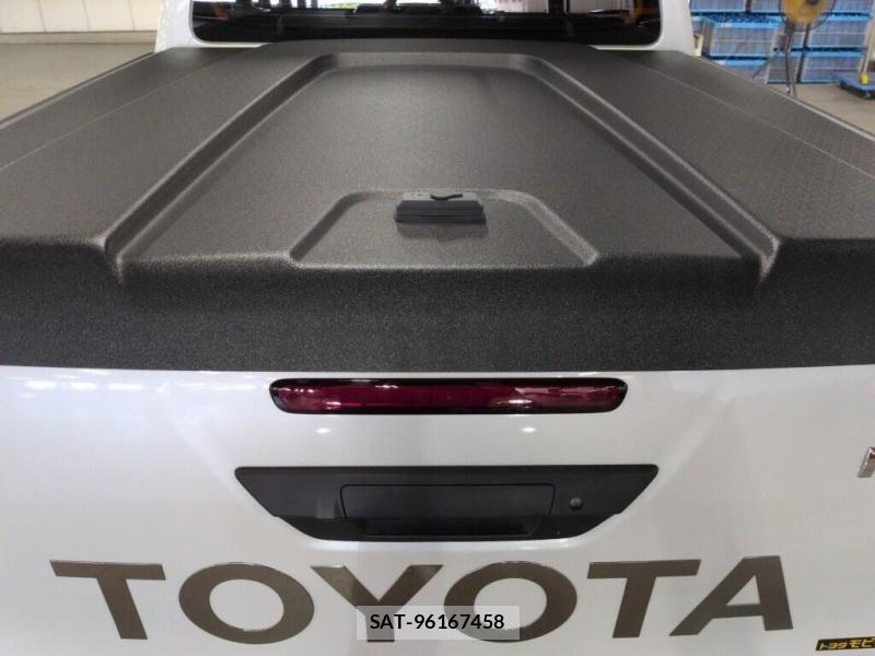 Toyota HILUX 2024 6983498-4