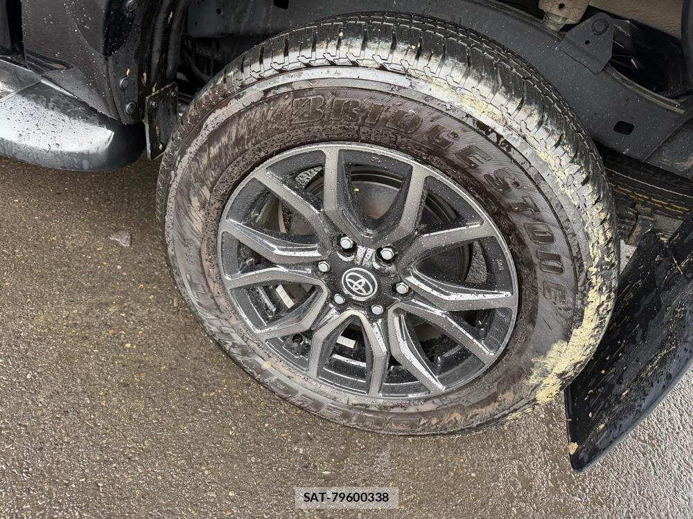 Toyota HILUX 2023 7013428-24