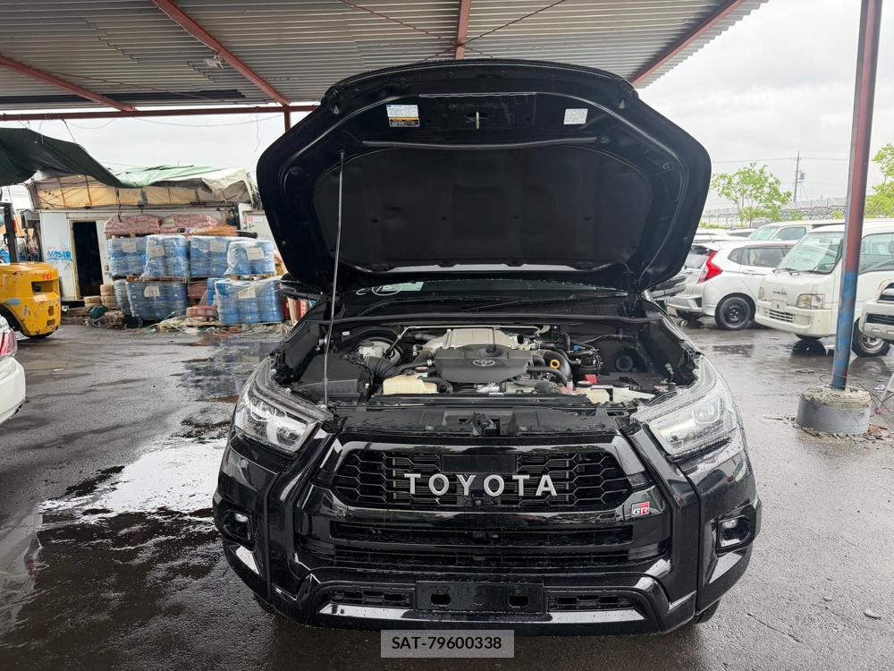 Toyota HILUX 2023 7013428-29