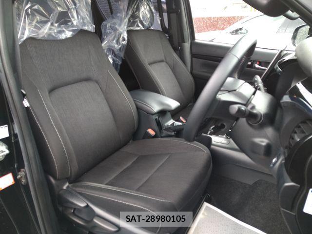 Toyota HILUX 2020-04 820280-14