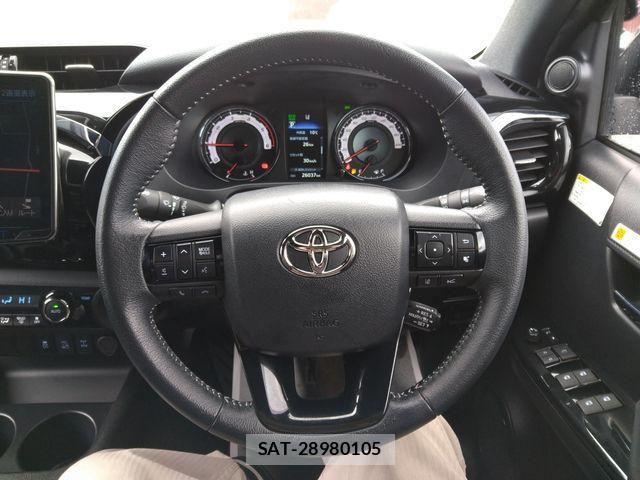 Toyota HILUX 2020-04 820280-15