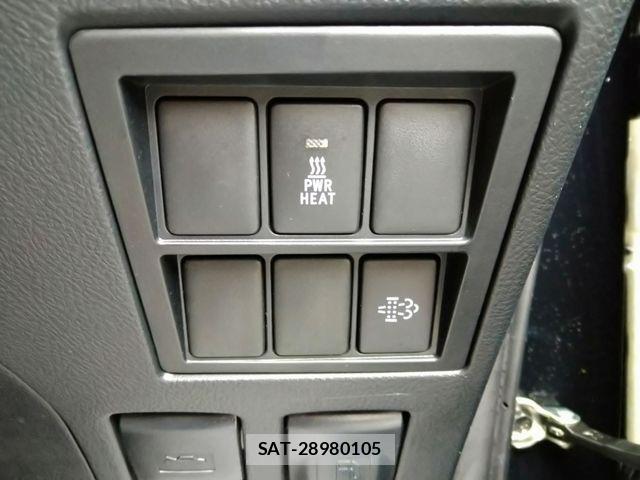Toyota HILUX 2020-04 820280-21