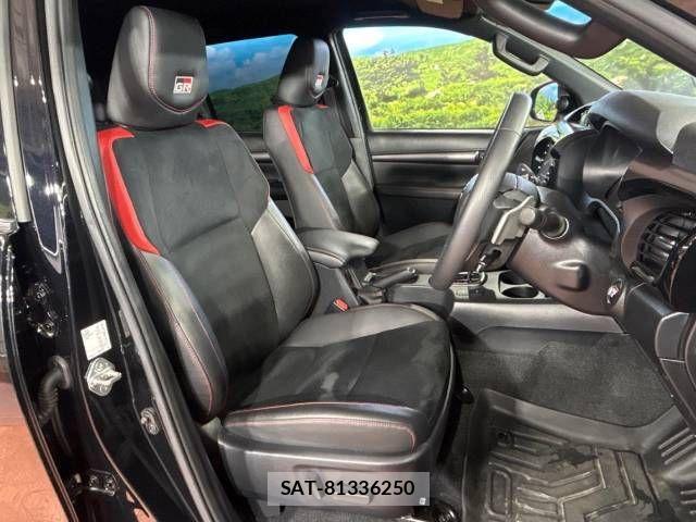Toyota HILUX 2023-03 866613-7