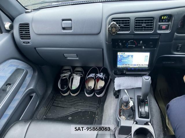 Toyota HILUX 1999-10 866600-24