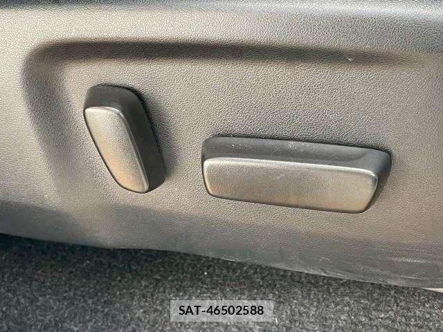 Toyota HILUX 2022-07 3906218-9