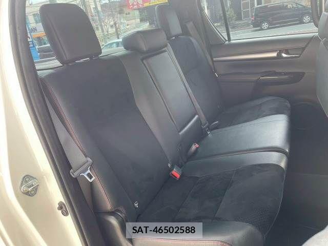 Toyota HILUX 2022-07 3906218-11