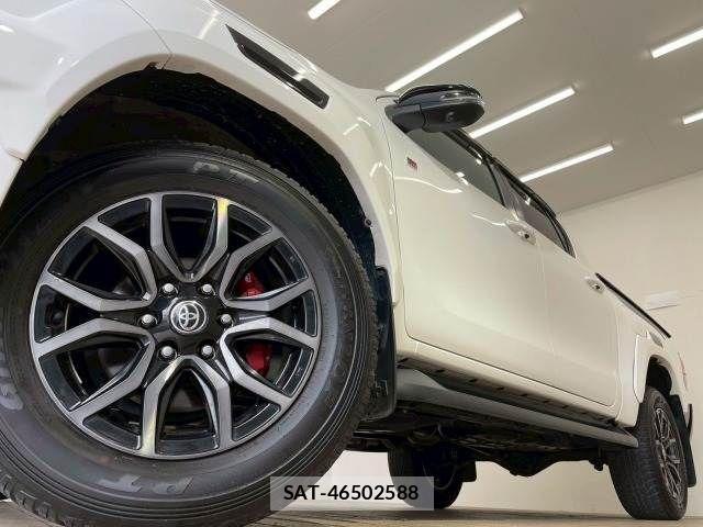 Toyota HILUX 2022-07 3906218-18