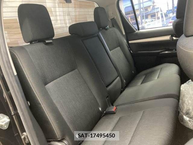 Toyota HILUX 2021-06 4421119-12