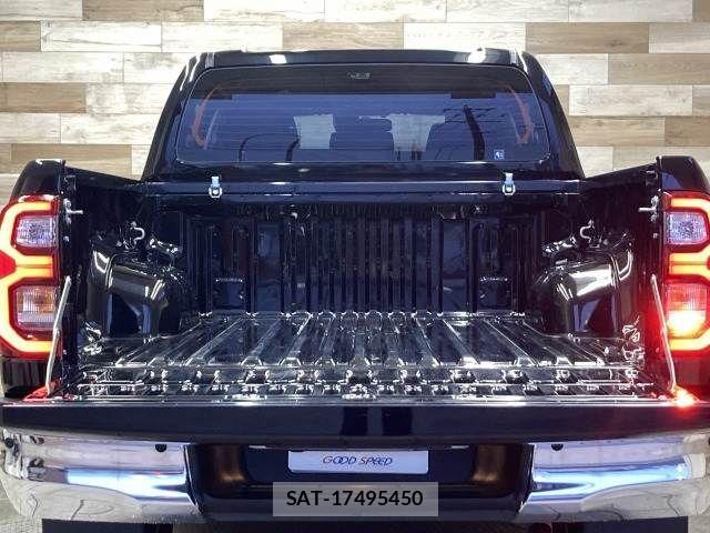 Toyota HILUX 2021-06 4421119-13