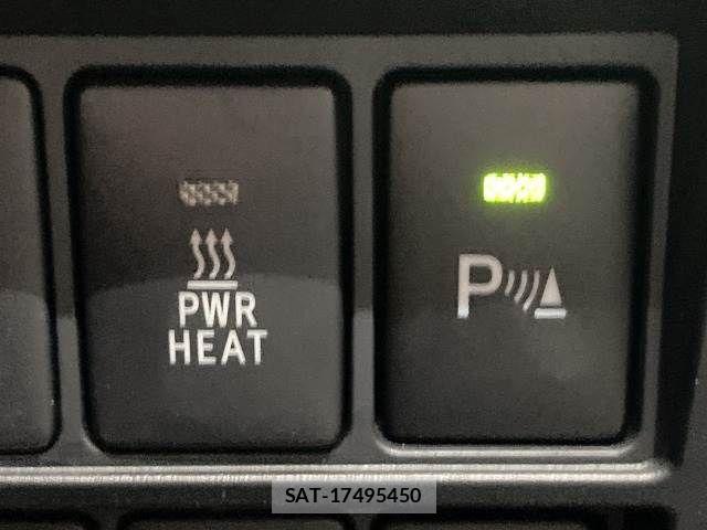 Toyota HILUX 2021-06 4421119-6