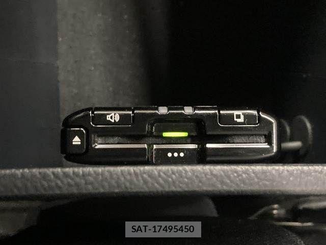 Toyota HILUX 2021-06 4421119-7