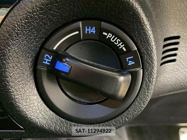 Toyota HILUX 2022-08 4754122-11