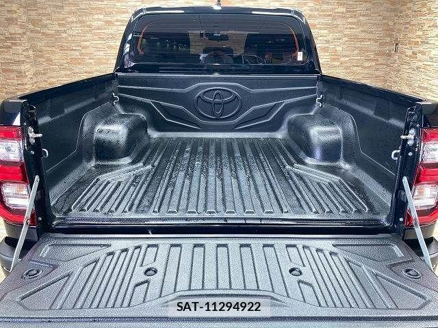 Toyota HILUX 2022-08 4754122-12