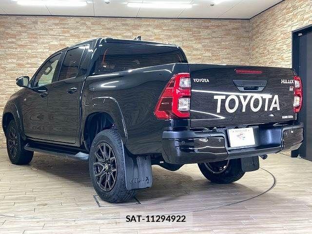 Toyota HILUX 2022-08 4754122-15