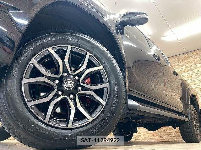 Toyota HILUX 2022-08 4754122-18