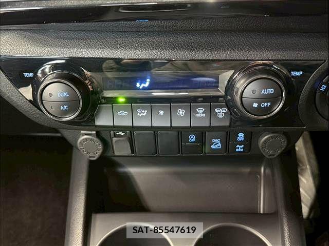 Toyota HILUX 2022-11 5869197-9