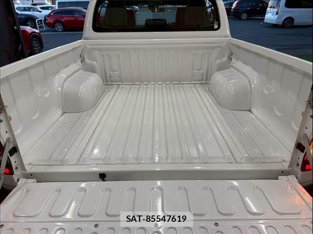 Toyota HILUX 2022-11 5869197-12