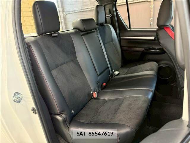Toyota HILUX 2022-11 5869197-5