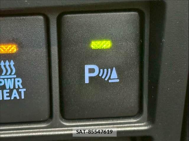 Toyota HILUX 2022-11 5869197-7