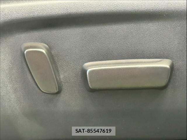 Toyota HILUX 2022-11 5869197-8