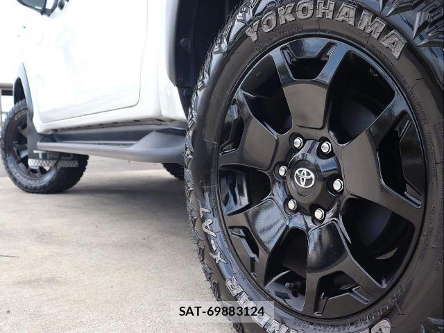 Toyota HILUX 2020-01 6264390-13
