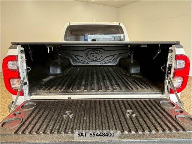Toyota HILUX 2022-04 6545183-10