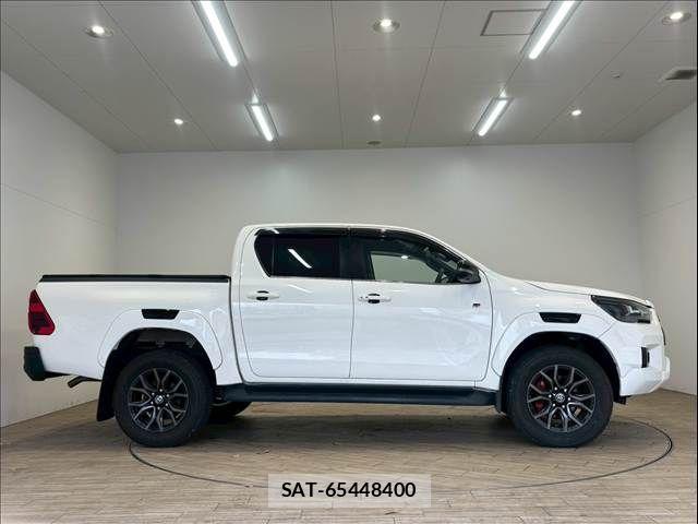 Toyota HILUX 2022-04 6545183-13
