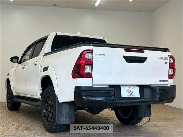 Toyota HILUX 2022-04 6545183-16