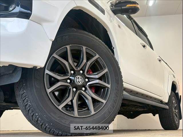 Toyota HILUX 2022-04 6545183-17