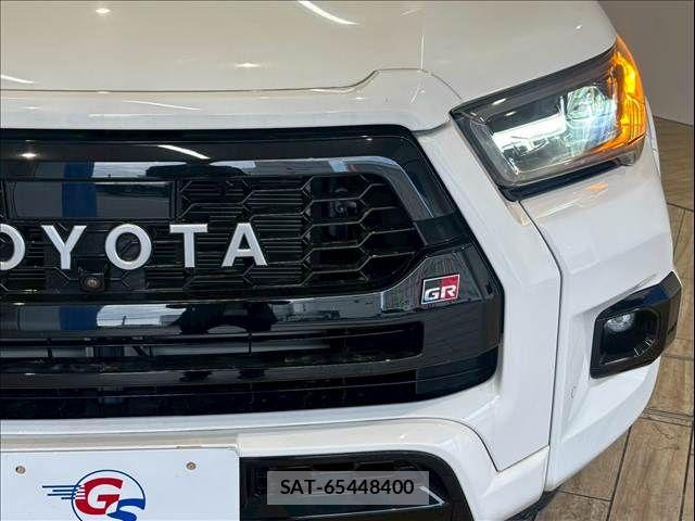 Toyota HILUX 2022-04 6545183-18