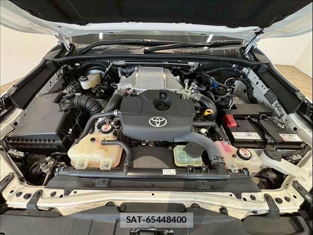 Toyota HILUX 2022-04 6545183-19