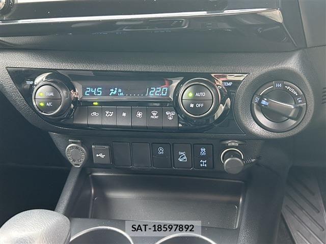 Toyota HILUX 2024-06 6612243-10