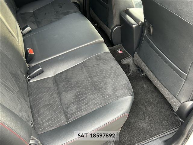 Toyota HILUX 2024-06 6612243-11